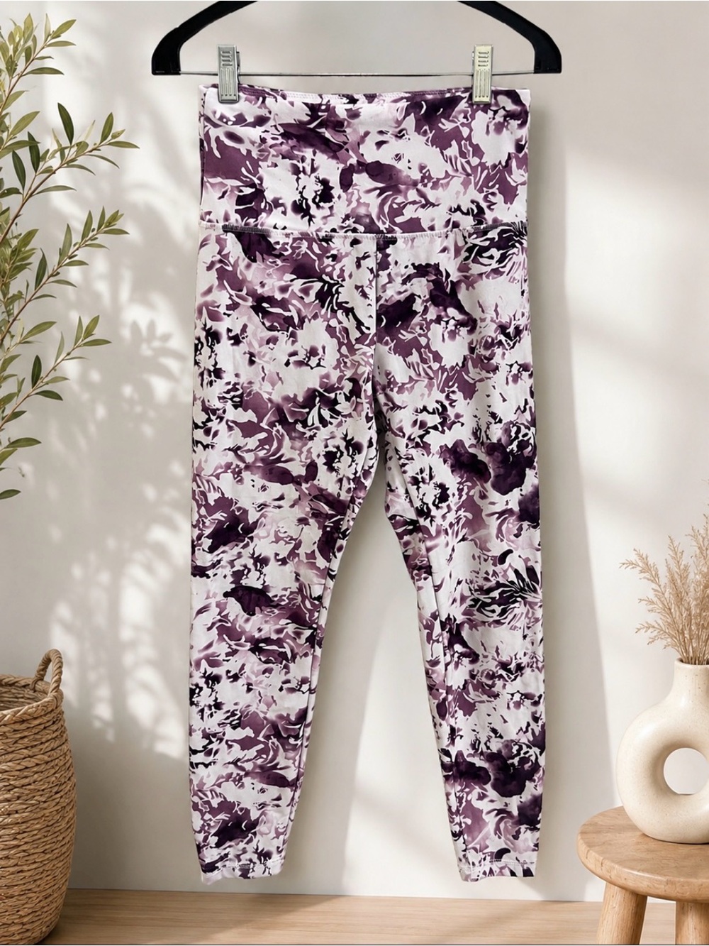 Balance Collection Women's Yoga/Workout Leggings White Purple Floral Medium